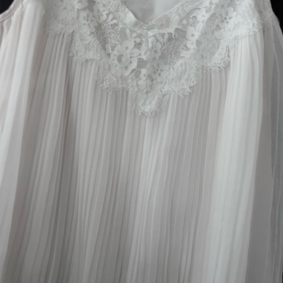 White House Black Market White Lace Pleated Camisole - Picture 5 of 9